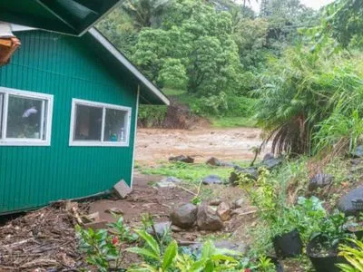 На Гавайях объявили эвакуацию из-за угрозы прорыва дамбы