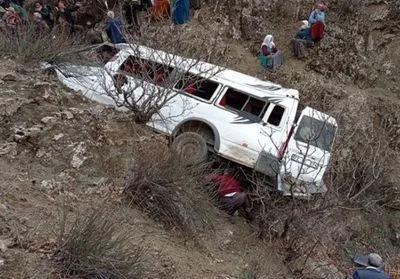 У Туреччині автобус зірвався зі скелі: загинуло двоє дітей
