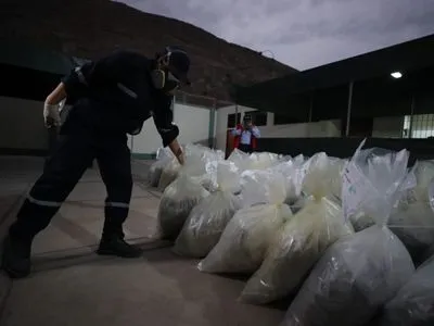 В Перу сожгли более 20 тонн наркотиков