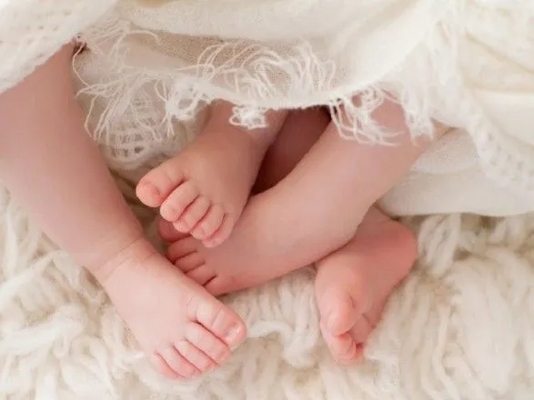 Ученые обнаружили, что в мире рождается все больше близнецов