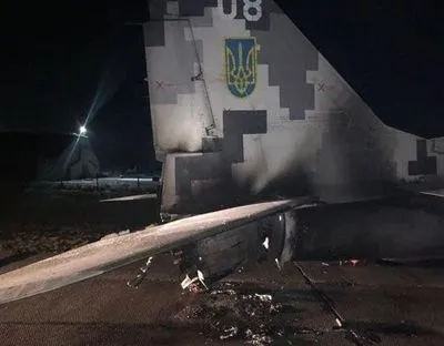 На территории в/ч в Василькове легковушка въехала в МиГ-29: военный за рулем авто был пьян