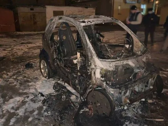 З початку року в Україні сталося майже 800 пожеж автомобілів, лише за останню добу горіло 9