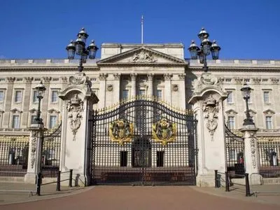 Букингемский дворец запланировал расследование обвинений персонала в адрес Меган Маркл