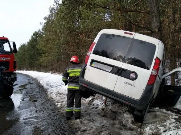 ДТП в Хмельницкой области: пострадавшую вырезали из машины