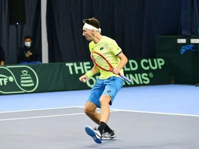 Теннисист Стаховский победил в первом матче турнира в Италии