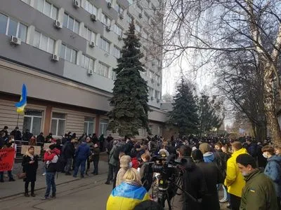 Антоненко не привезли в суд: активисты пришли под стены Лукьяновского СИЗО