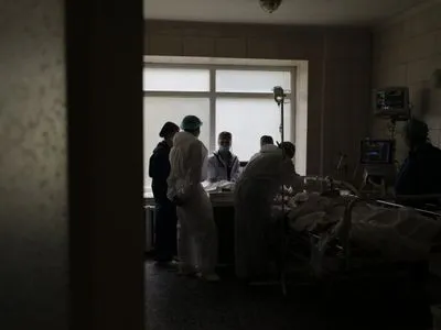 COVID-госпитализаций больше нормы в 10 регионах, в "оранжевой" зоне почти вся Украина