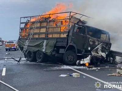 У Хмельницькій області внаслідок аварії загорілися автівки: загинули люди
