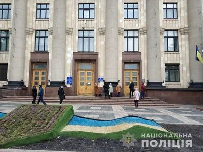 В Харькове неизвестный "заминировал" здание обладминистрации