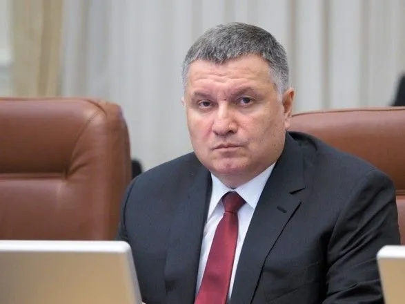 Аваков предупредил о “холодной войне” для Украины на фоне перепалок Байдена и Путина