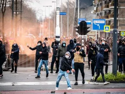 В Амстердамі на демонстрації проти карантину через COVID-19 затримано 58 осіб