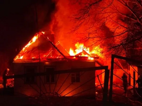 В Днепре ночью сгорел жилой дом