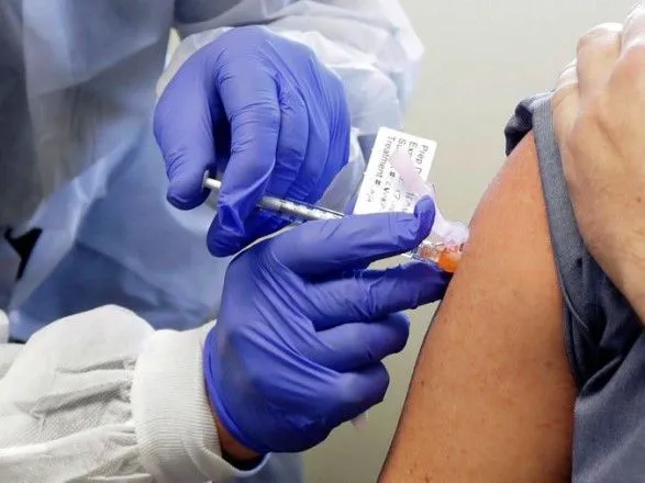 Днепропетровская область - на первом месте по вакцинации медиков