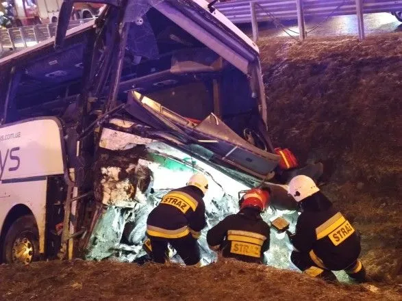 Смертельна ДТП з автобусом з українцями у Польщі: з'явилося відео з місця аварії