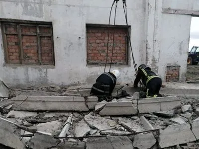 Розбирали стару будівлю: на Миколаївщині бетонна плита "вбила" 19-річного хлопця