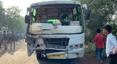 В Індії у ДТП за участі автобуса загинуло 13 людей