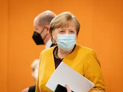 "Это только моя ошибка": Меркель отказалась от локдауна в Германии на Пасху