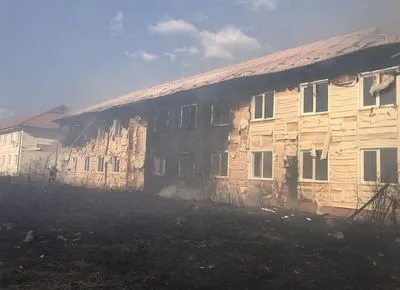 На Закарпатье масштабный пожар - горят сразу два многоквартирных дома