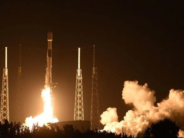 SpaceX запустила ракету Falcon 9 з 60 супутниками