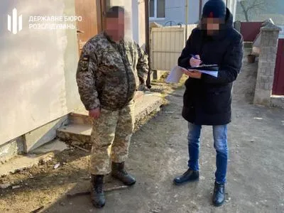 Продавав крадене пальне: у Львові затримали посадовця військової академії