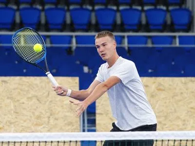 Украинец обыграл российского теннисиста на пути в полуфинал соревнований в Швейцарии