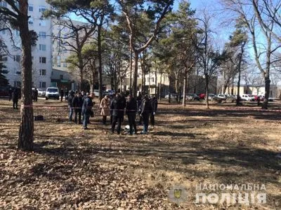 В Харькове в парке возле больницы обнаружили тело младенца