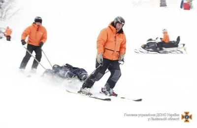 В Карпатах, катаясь на лыжах, травмировался ребенок