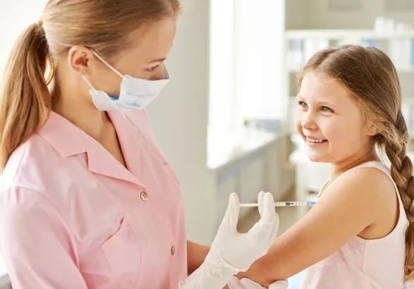 Pfizer и BioNTech начали тестирование вакцины на детях