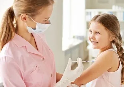 Pfizer і BioNTech почали тестування вакцини на дітях