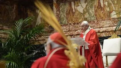 Папа Франциск провел службу в честь Вербного воскресенья