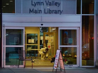 У Канаді чоловік з ножем напав на людей в бібліотеці: одна людина загинула, шестеро поранені