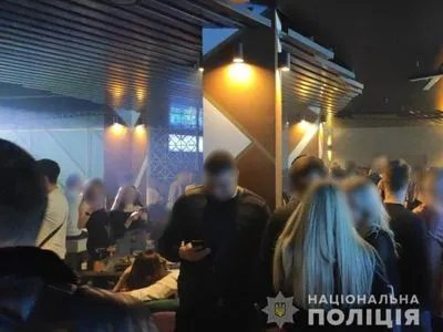 У Запоріжжі зачинили один із нічних клубів за порушення карантинних обмежень