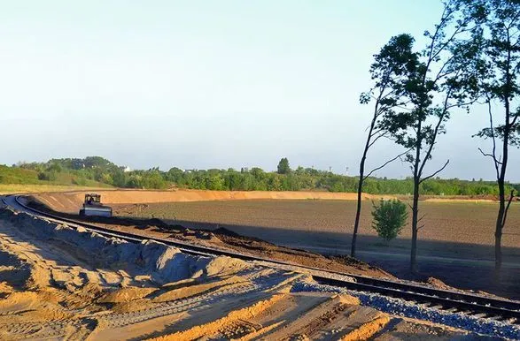 Поставщика песка будут судить за присвоение 9 млн грн при строительстве железнодорожной линии к "Борисполю"