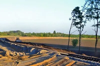 Поставщика песка будут судить за присвоение 9 млн грн при строительстве железнодорожной линии к "Борисполю"