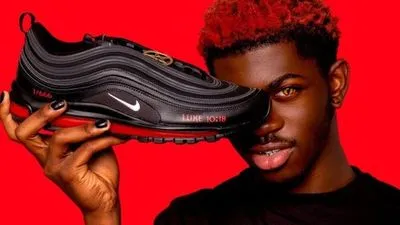 Nike подала в суд на творців "сатанинських" кросівок з людською кров'ю