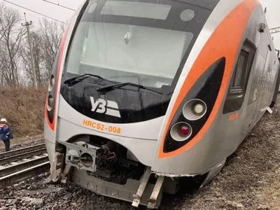 Сходження з рейок поїзда "Інтерсіті": Укрзалізниця назвала попередню причину аварії
