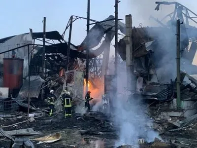 Пожар на масляном предприятии в Харькове: от взрыва снесло здание