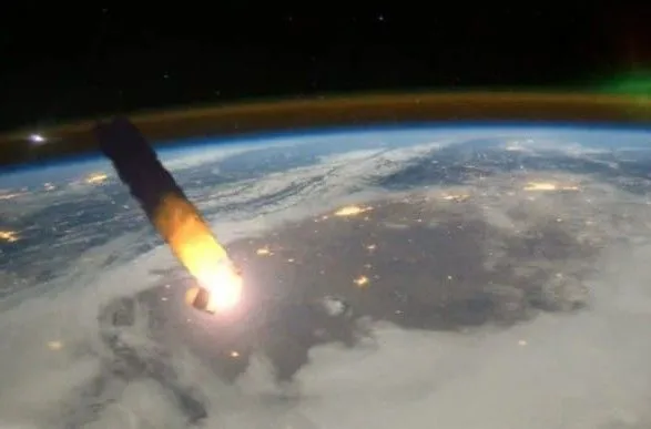 Военный спутник РФ сошел с орбиты и сгорел в атмосфере