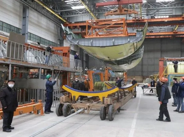 Минобороны показало строительство нового самолета Ан-178 для Воздушных сил