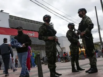 Колумбия продолжает карантин: будет действовать комендантский час
