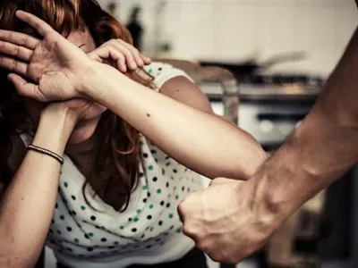 Психолог: с введением локдауна растет количество обращений из-за домашнего насилия