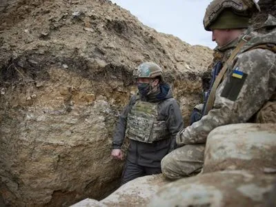 Президент відвідав позиції українських військ на Донбасі: деталі