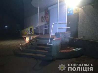 Вынесли алкоголь и карточки для пополнения счета: в Харьковской области трое подростков ограбили магазин