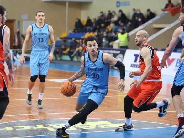 Действующий чемпион Украины по баскетболу выиграл шестой подряд поединок в Суперлиге
