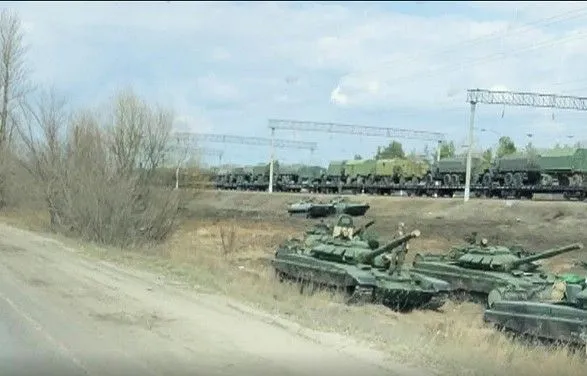 Близьке до Кремля джерело назвало "демонстрацією сили" стягування військ до кордону з Україною - Reuters