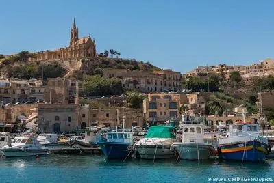 Коронавирус: Мальта готова платить иностранным туристам до 200 евро