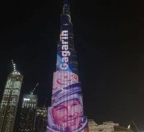 Портрет Гагарина зажгли на самой высокой башни мира в ОАЭ