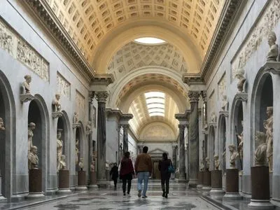 Ватикан откроет музеи для туристов