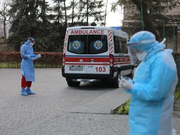 Активних хворих на COVID-19 у Києві більшає: за добу ще 1,5 тис. інфікованих, 42 померлих