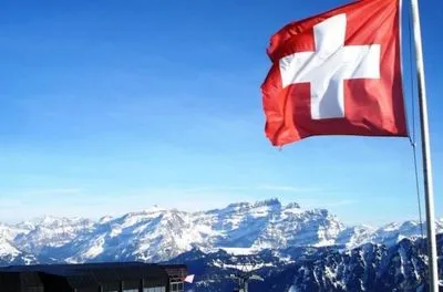 Швейцарія з наступного тижня послабить карантин